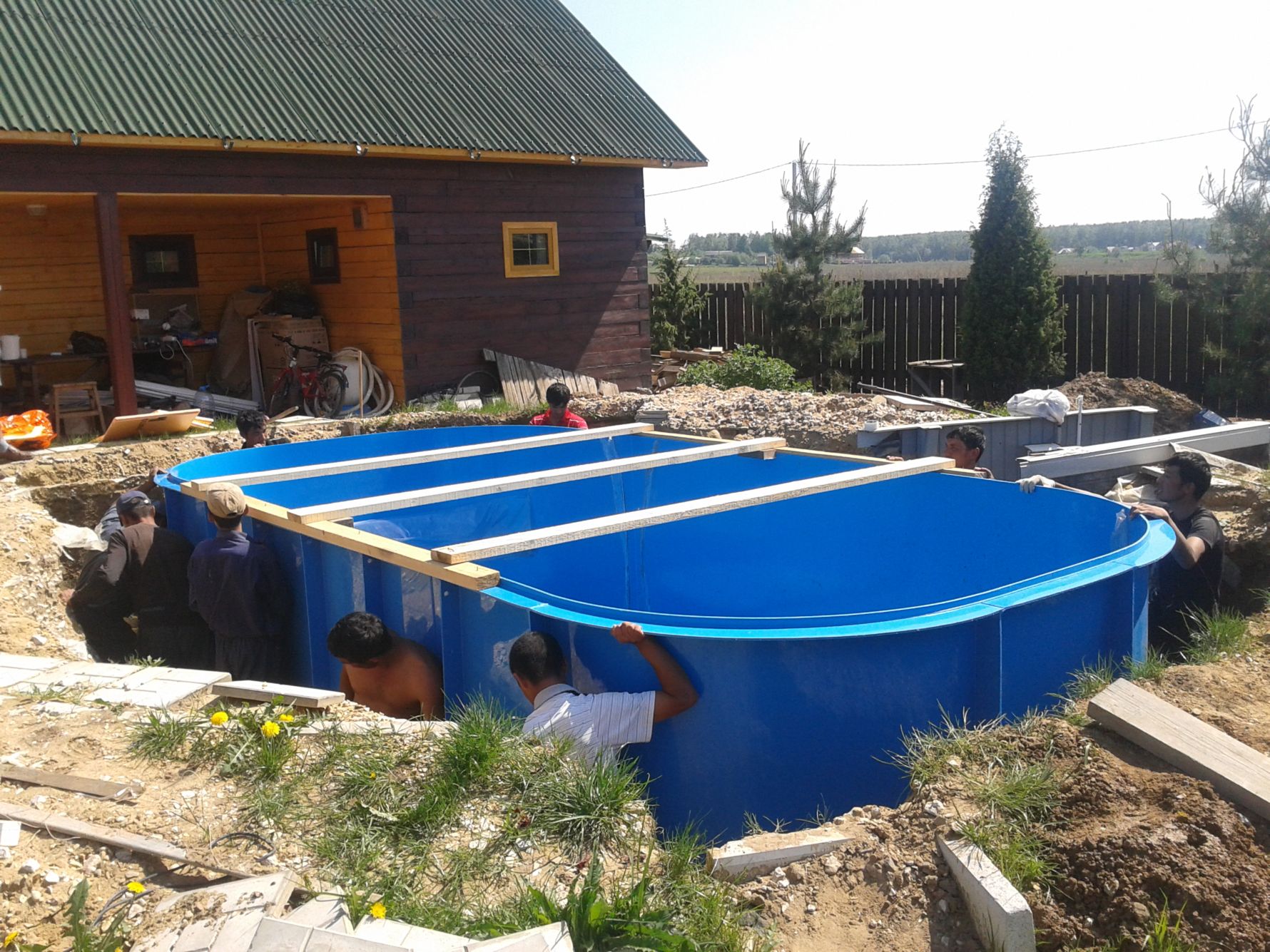 установка пластиковых бассейнов на даче