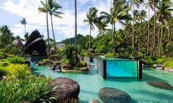 Бассейн с прозрачными стенами: 10 идей дизайна